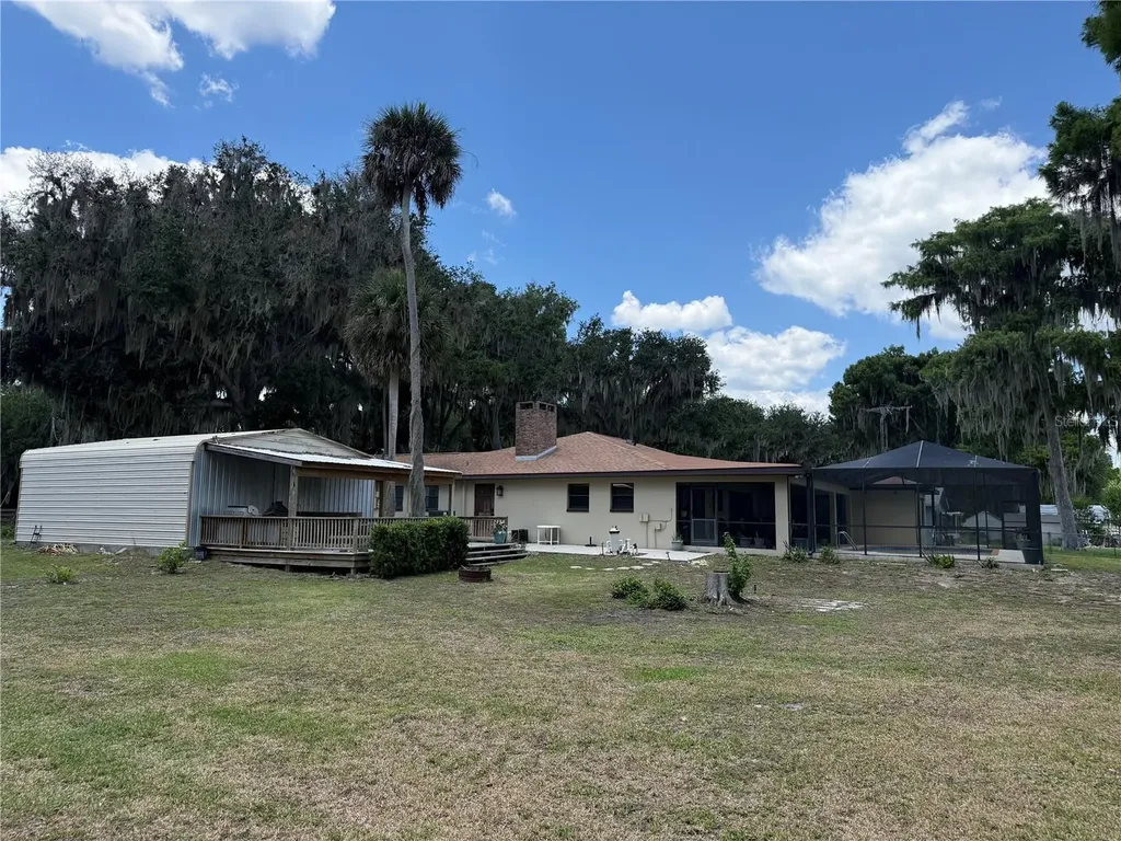 4232 County Road 400 Lake Panasoffkee FL 33538