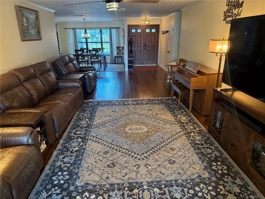 4232 County Road 400 Lake Panasoffkee FL 33538