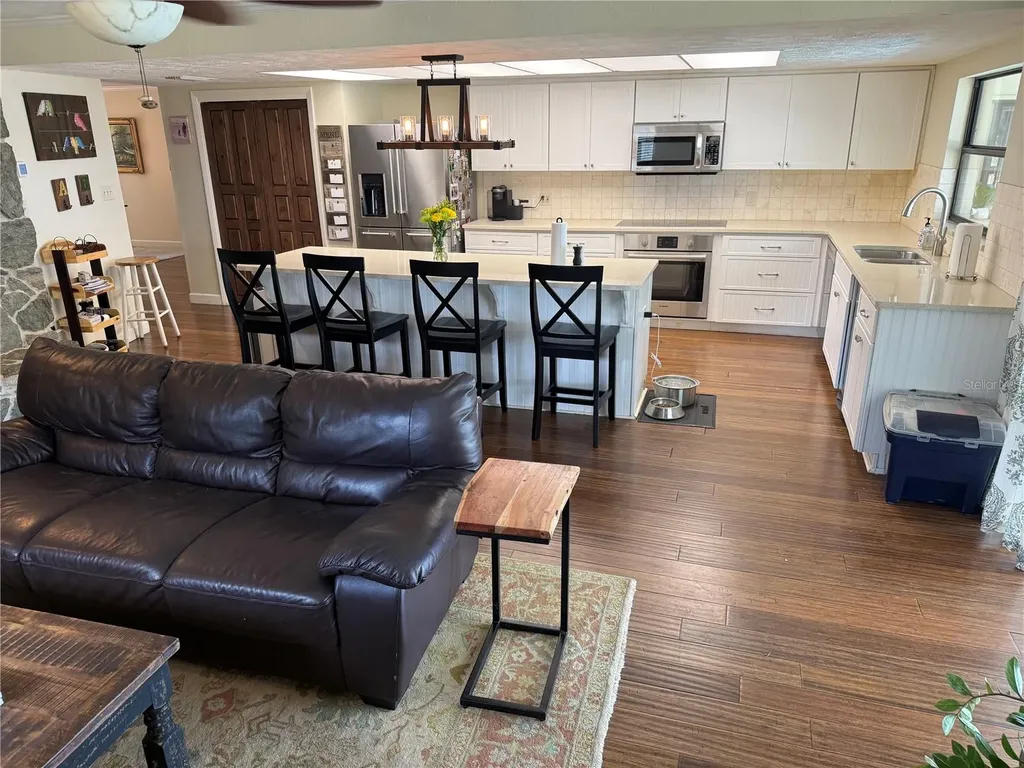 4232 County Road 400 Lake Panasoffkee FL 33538