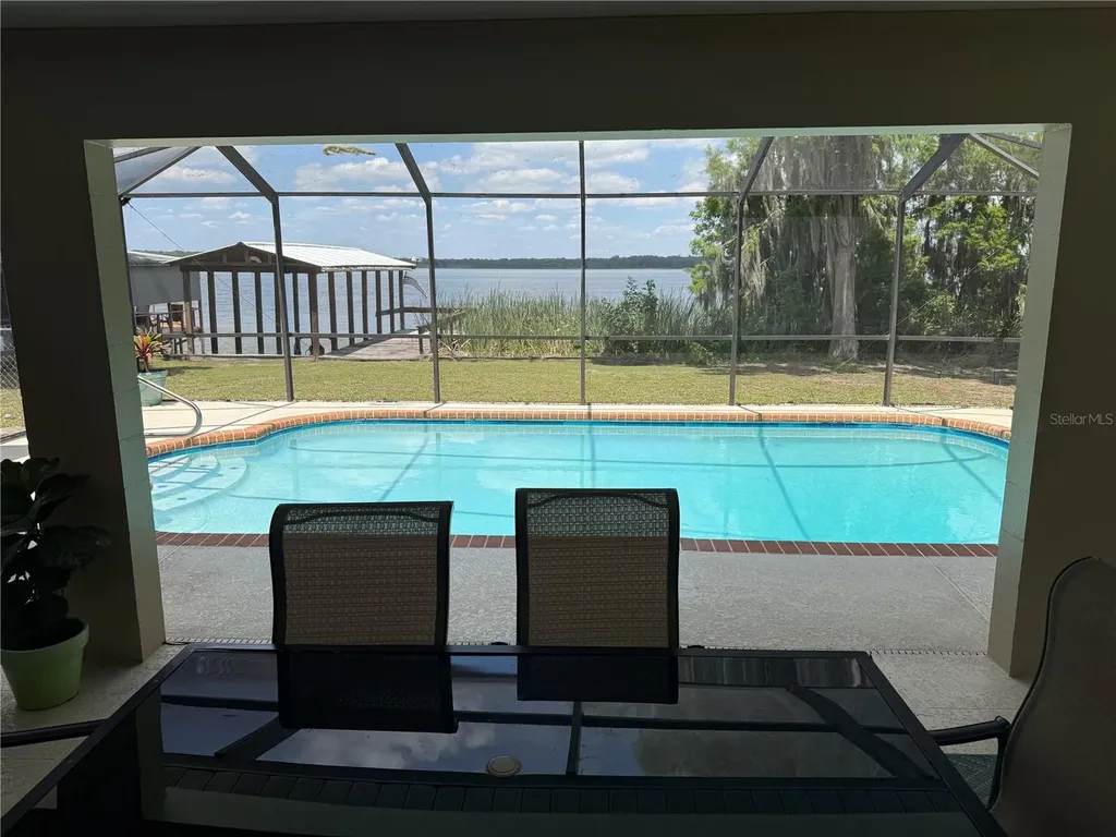 4232 County Road 400 Lake Panasoffkee FL 33538