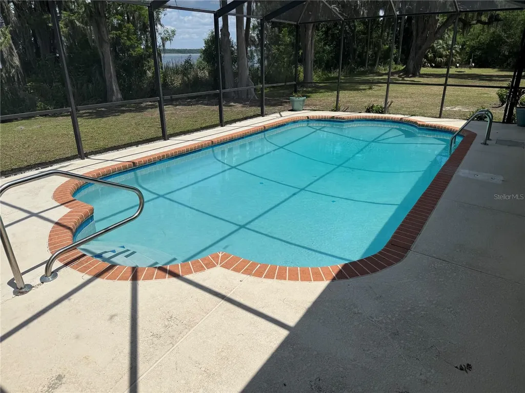 4232 County Road 400 Lake Panasoffkee FL 33538