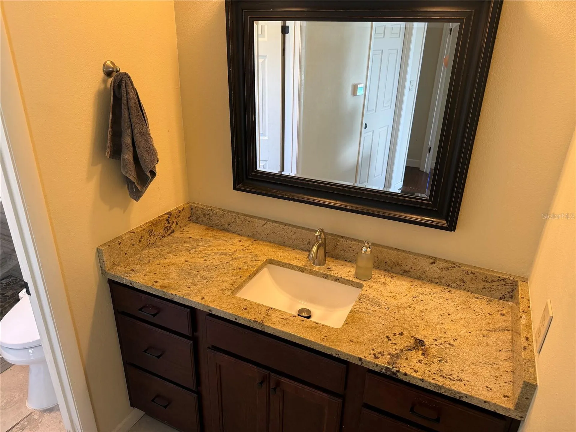 4232 County Road 400 Lake Panasoffkee FL 33538