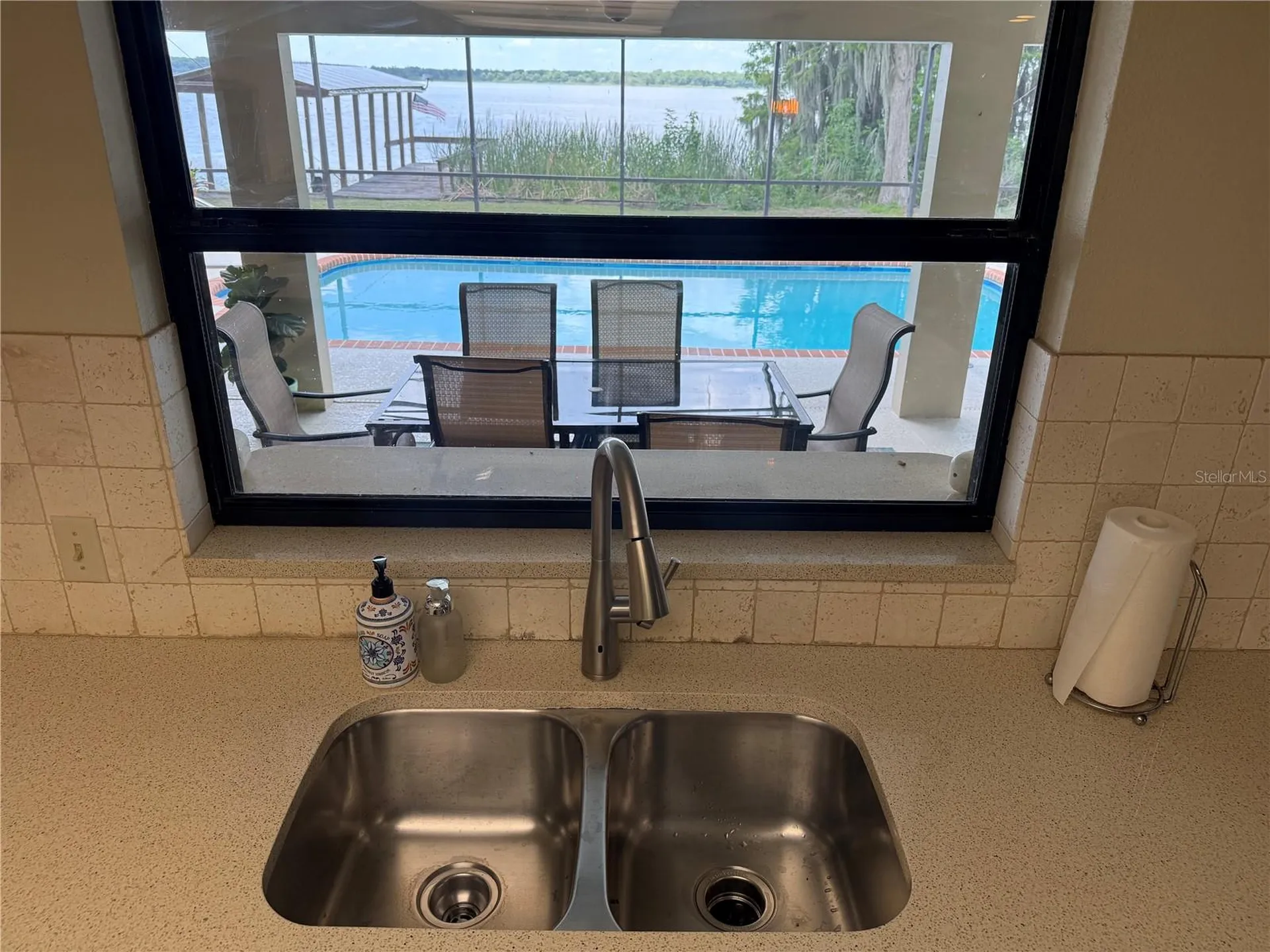 4232 County Road 400 Lake Panasoffkee FL 33538