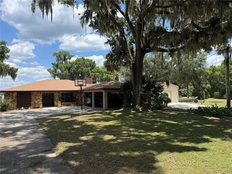 4232 County Road 400 Lake Panasoffkee FL 33538