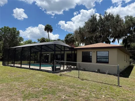 4232 County Road 400 Lake Panasoffkee FL 33538