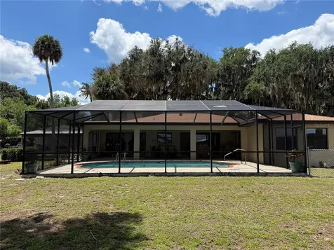 4232 County Road 400 Lake Panasoffkee FL 33538