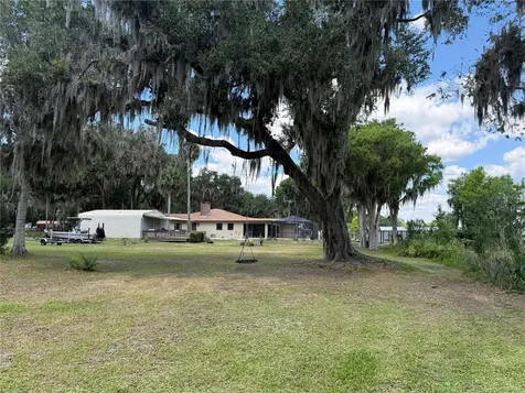 4232 County Road 400 Lake Panasoffkee FL 33538