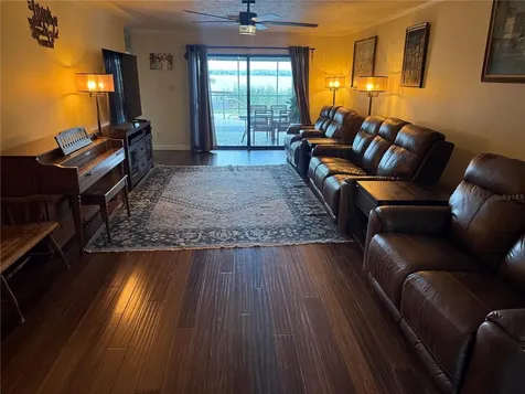 4232 County Road 400 Lake Panasoffkee FL 33538