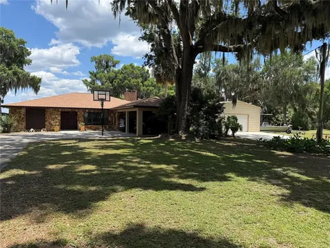 4232 County Road 400 Lake Panasoffkee FL 33538