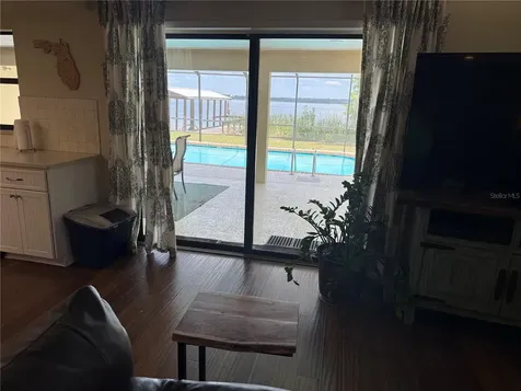 4232 County Road 400 Lake Panasoffkee FL 33538