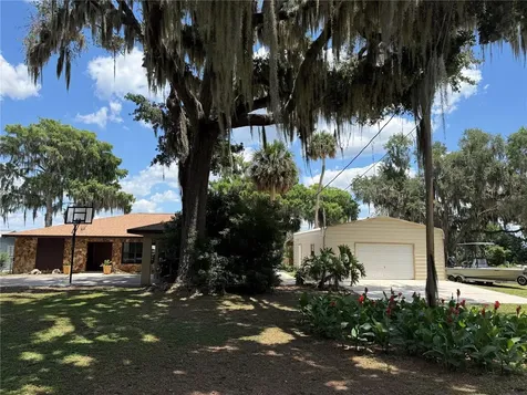 4232 County Road 400 Lake Panasoffkee FL 33538