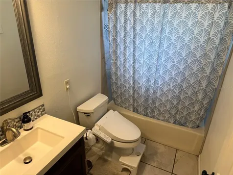 4232 County Road 400 Lake Panasoffkee FL 33538