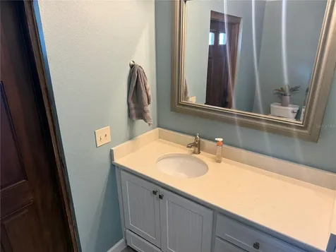 4232 County Road 400 Lake Panasoffkee FL 33538