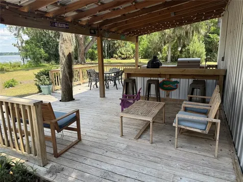 4232 County Road 400 Lake Panasoffkee FL 33538