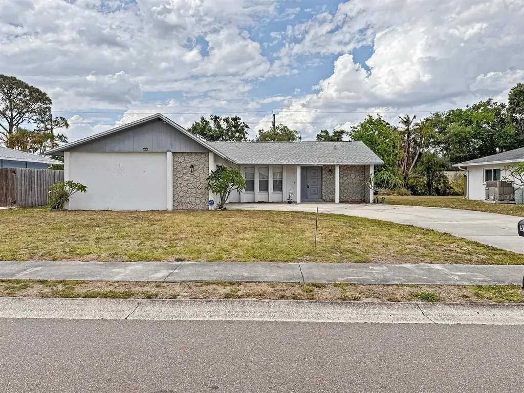 5365 Winewood Drive Sarasota FL 34232