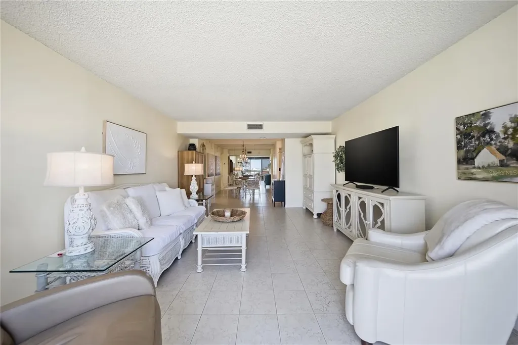 1 Key Capri Treasure Island FL 33706