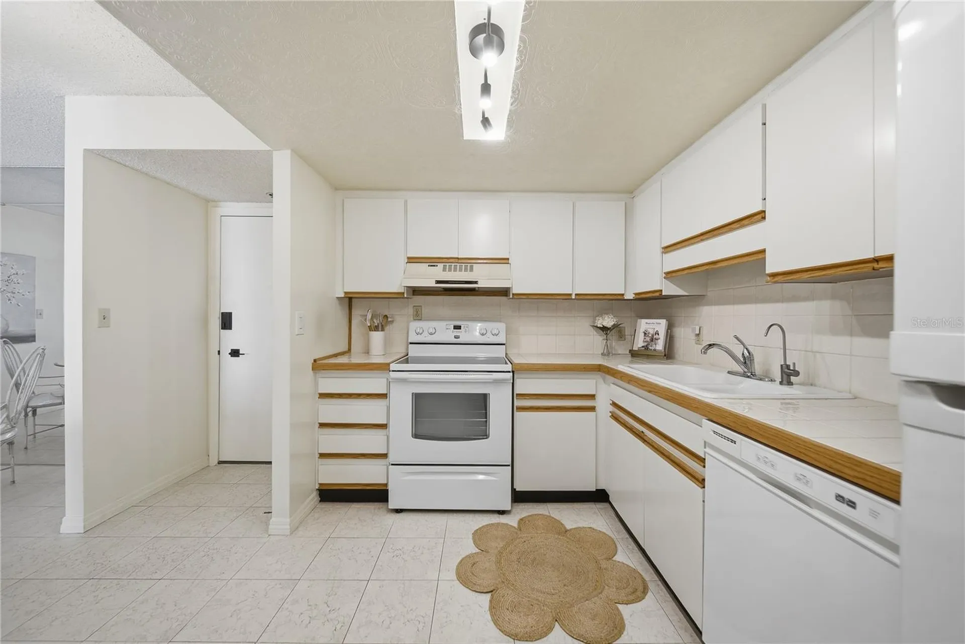 1 Key Capri Treasure Island FL 33706