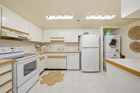 1 Key Capri Treasure Island FL 33706