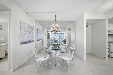 1 Key Capri Treasure Island FL 33706