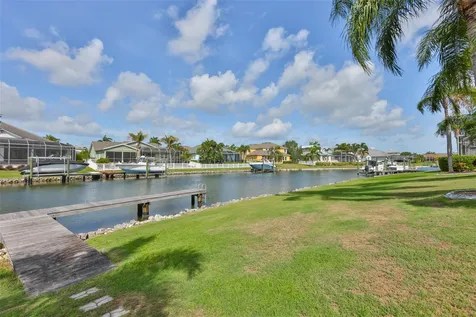 5318 Loon Nest Court Apollo Beach FL 33572