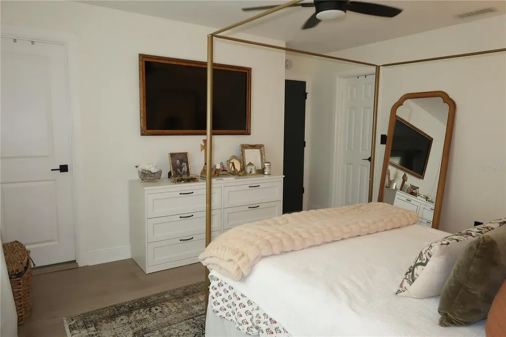 5945 Venetian Boulevard NE St Petersburg FL 33703