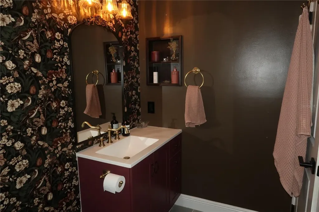 5945 Venetian Boulevard NE St Petersburg FL 33703