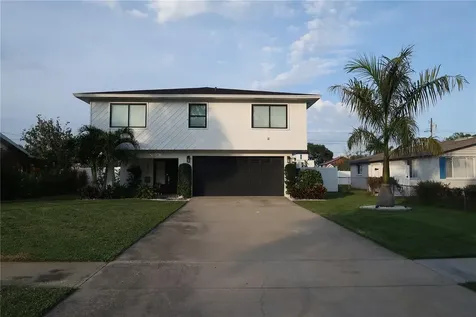 5945 Venetian Boulevard NE St Petersburg FL 33703