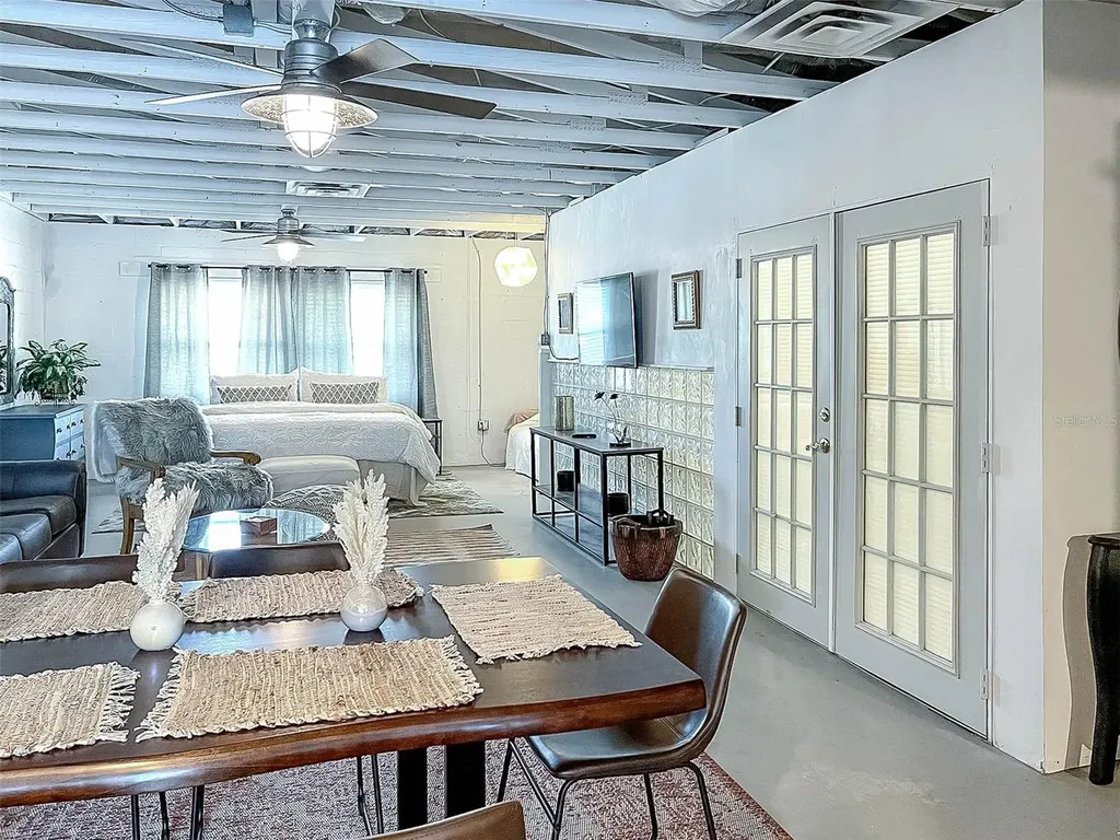 6541 Gateway Avenue Sarasota FL 34231