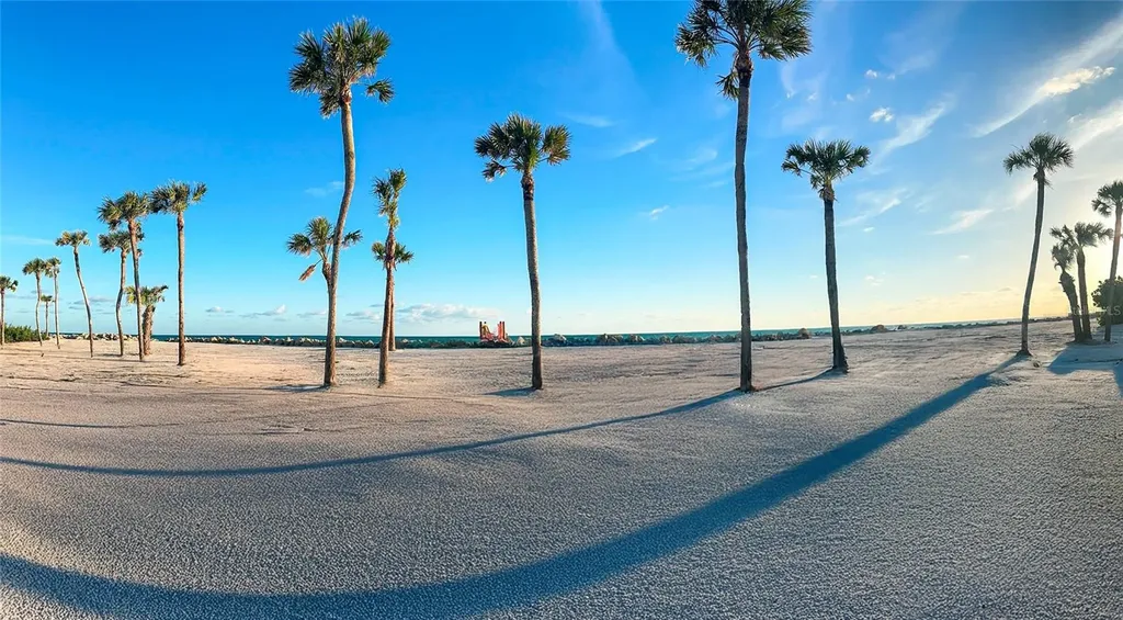 7825 Sanderling Road Sarasota FL 34242