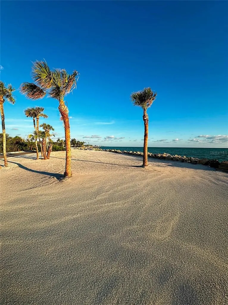 7825 Sanderling Road Sarasota FL 34242