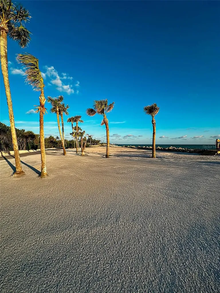 7825 Sanderling Road Sarasota FL 34242