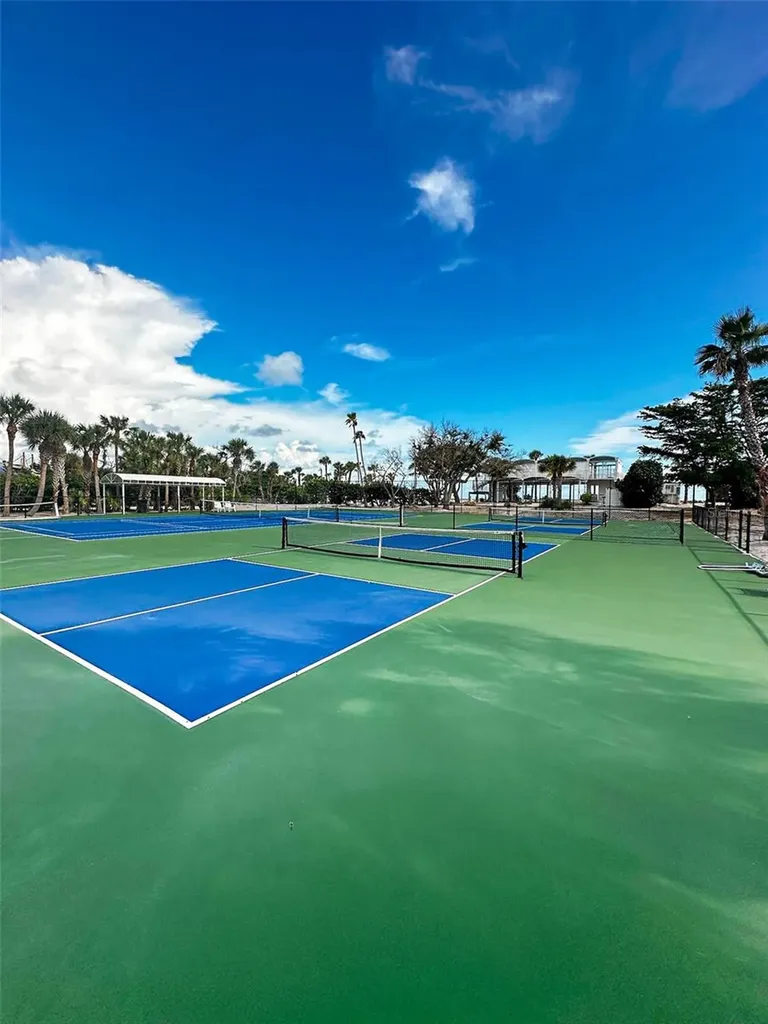 7825 Sanderling Road Sarasota FL 34242