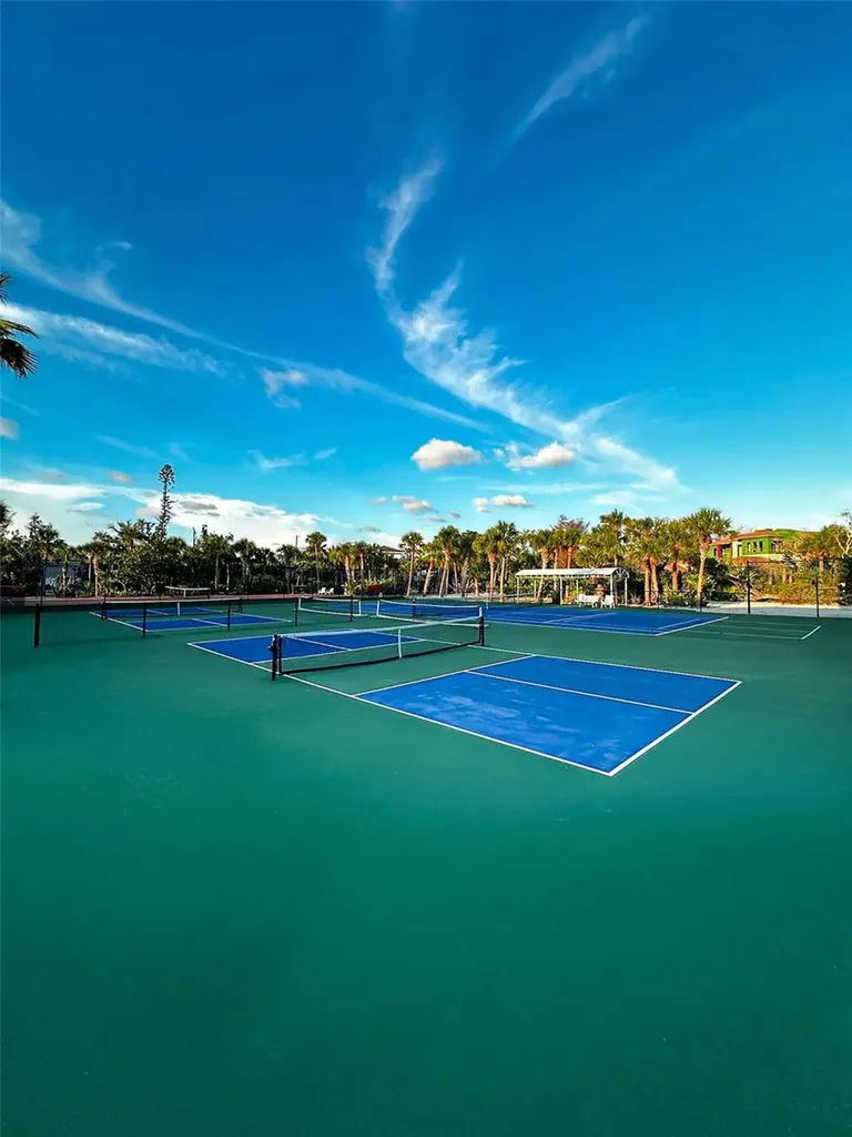 7825 Sanderling Road Sarasota FL 34242