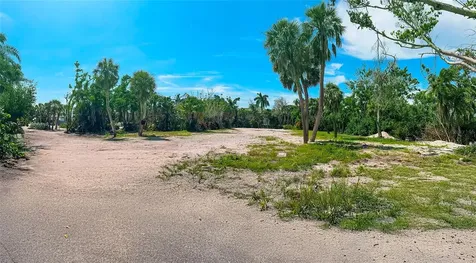 7825 Sanderling Road Sarasota FL 34242