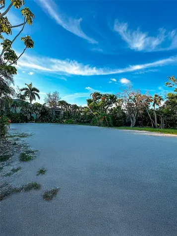 7825 Sanderling Road Sarasota FL 34242