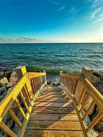 7825 Sanderling Road Sarasota FL 34242