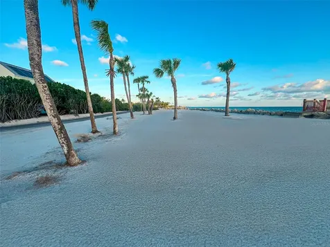 7825 Sanderling Road Sarasota FL 34242