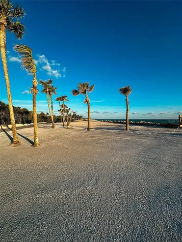 7825 Sanderling Road Sarasota FL 34242
