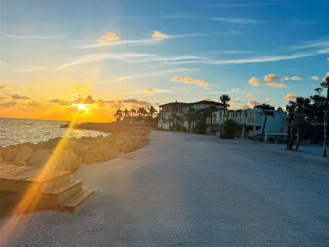 7825 Sanderling Road Sarasota FL 34242