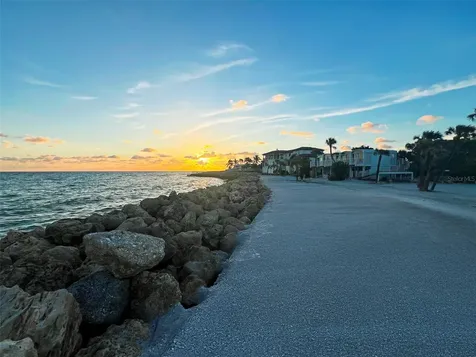 7825 Sanderling Road Sarasota FL 34242