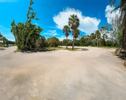 7825 Sanderling Road Sarasota FL 34242