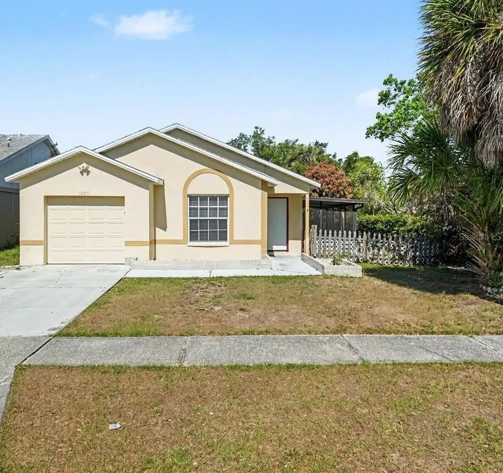 1301 Mohrlake Drive Brandon FL 33511