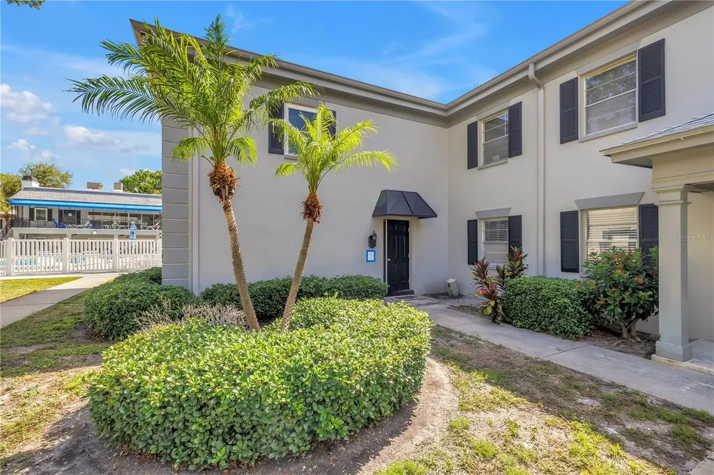 6960 Sunset Drive S South Pasadena FL 33707