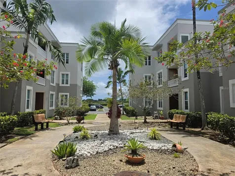 Ave. Palacio De Versalles Palacios Toa Alta PR 00953