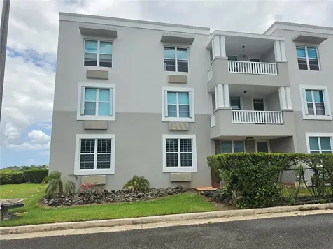 Ave. Palacio De Versalles Palacios Toa Alta PR 00953
