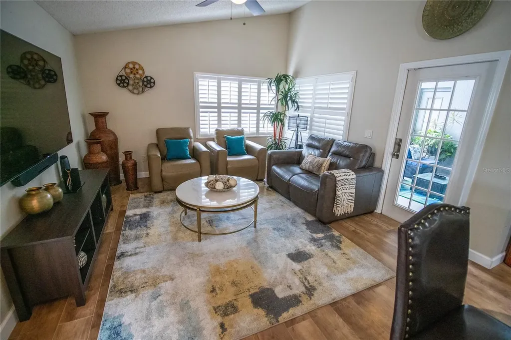 6 Pied Court Orlando FL 32828