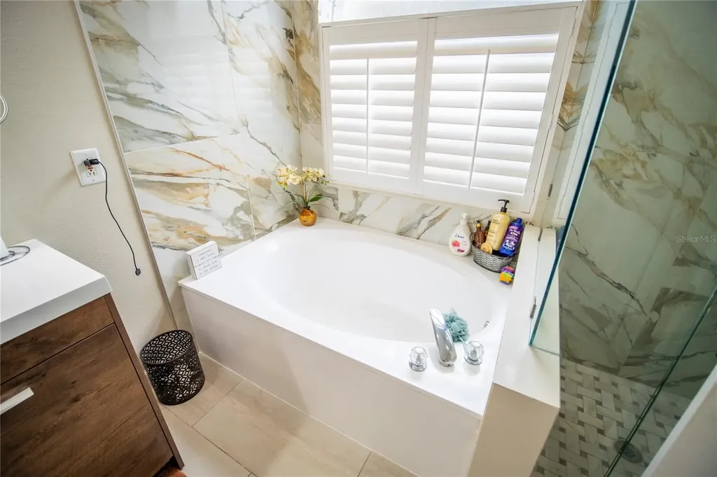 6 Pied Court Orlando FL 32828
