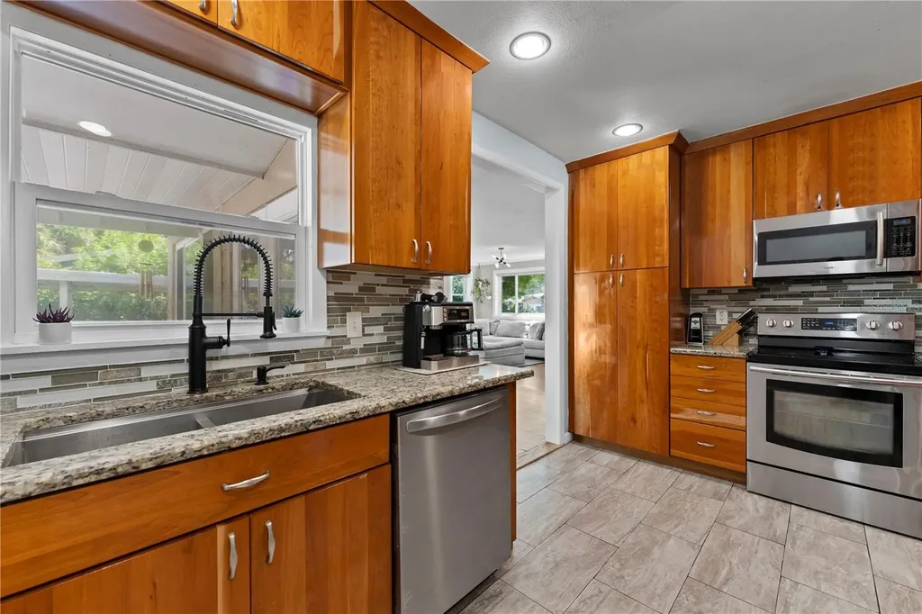 2605 S Manhattan Avenue Tampa FL 33629