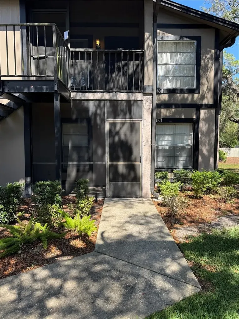 4033 Dream Oak Place Tampa FL 33613