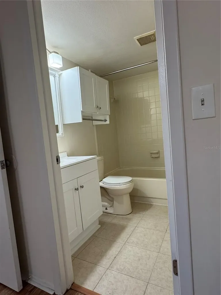 4033 Dream Oak Place Tampa FL 33613